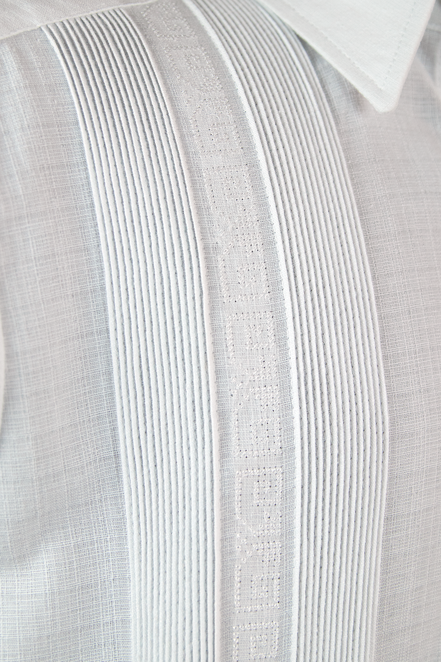 Guayabera bordada (Greca clásica)