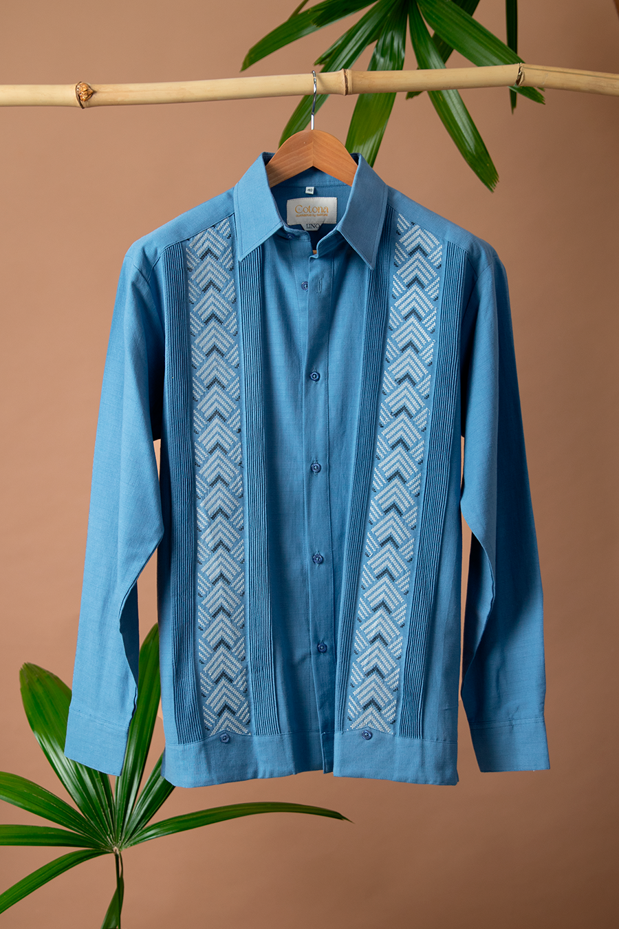 Guayabera bordada (Zigzag azul)