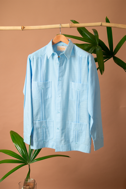 Guayabera clásica celeste (Cuatro bolsillos)