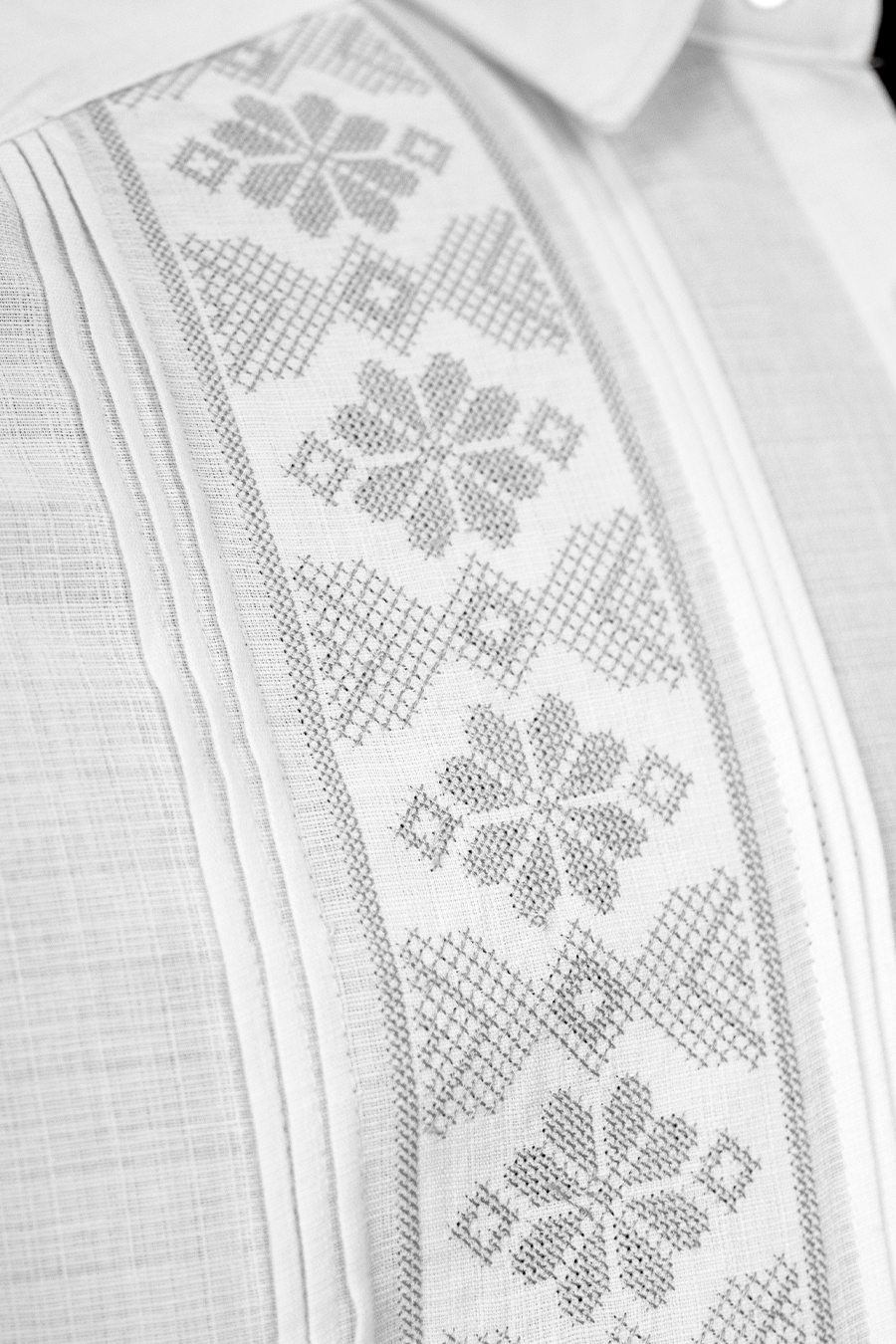 Guayabera bordada (Estilo ornamental)