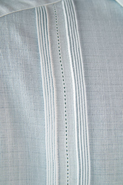 Guayabera clásica (Bordado discreto)